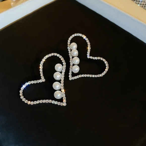 Heart Shaped Crystal Earrings With Faux Pearls - Picture 3 of 5